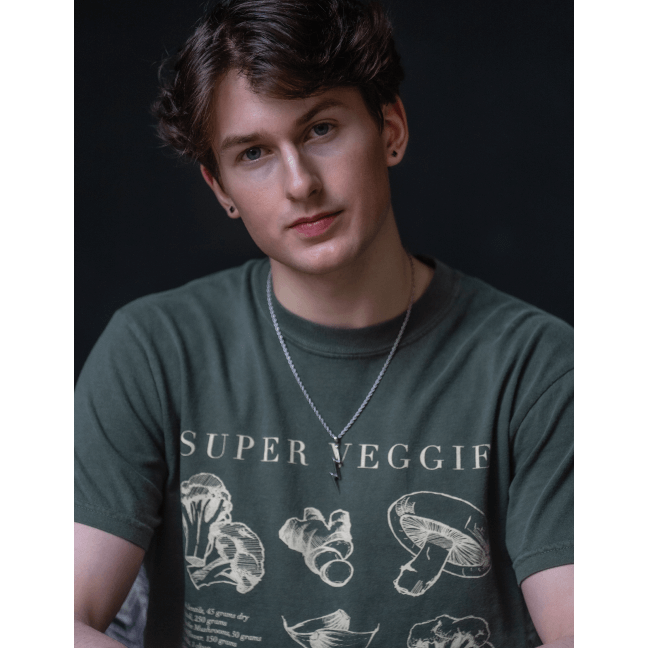 Super Veggie T-Shirt

Unisex Fit: Designed for everyone, offering a versatile style for all genders.

Heavyweight Fabric: Weighs 6.1 oz./yd²

100% Ring-Spun Cotton: Soft, durable, and breathable material.

Timeless Design: Perfect for casual or layered looks.

Premium Finish: Garment-dyed finish with a vintage look.&nbsp;

Low-impact Dyes: Our clean pigment dye colors are salt free. Made with OEKO-TEX certified low-impact dyes

Wardrobe Essential: A go-to tee for any occasion, featuring a Super Veggie image